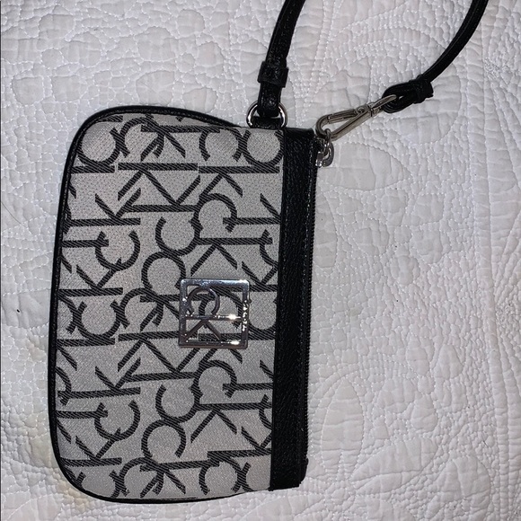 Black & white calvin klein wristlet - Picture 1 of 2